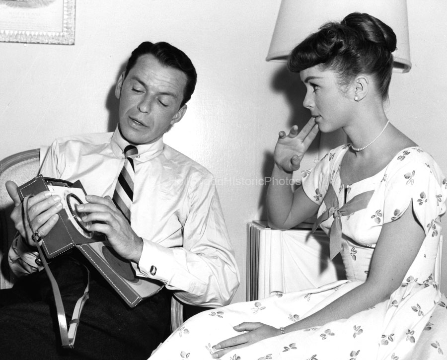cross sinatra Debbie Reynolds 1955 3.jpg
